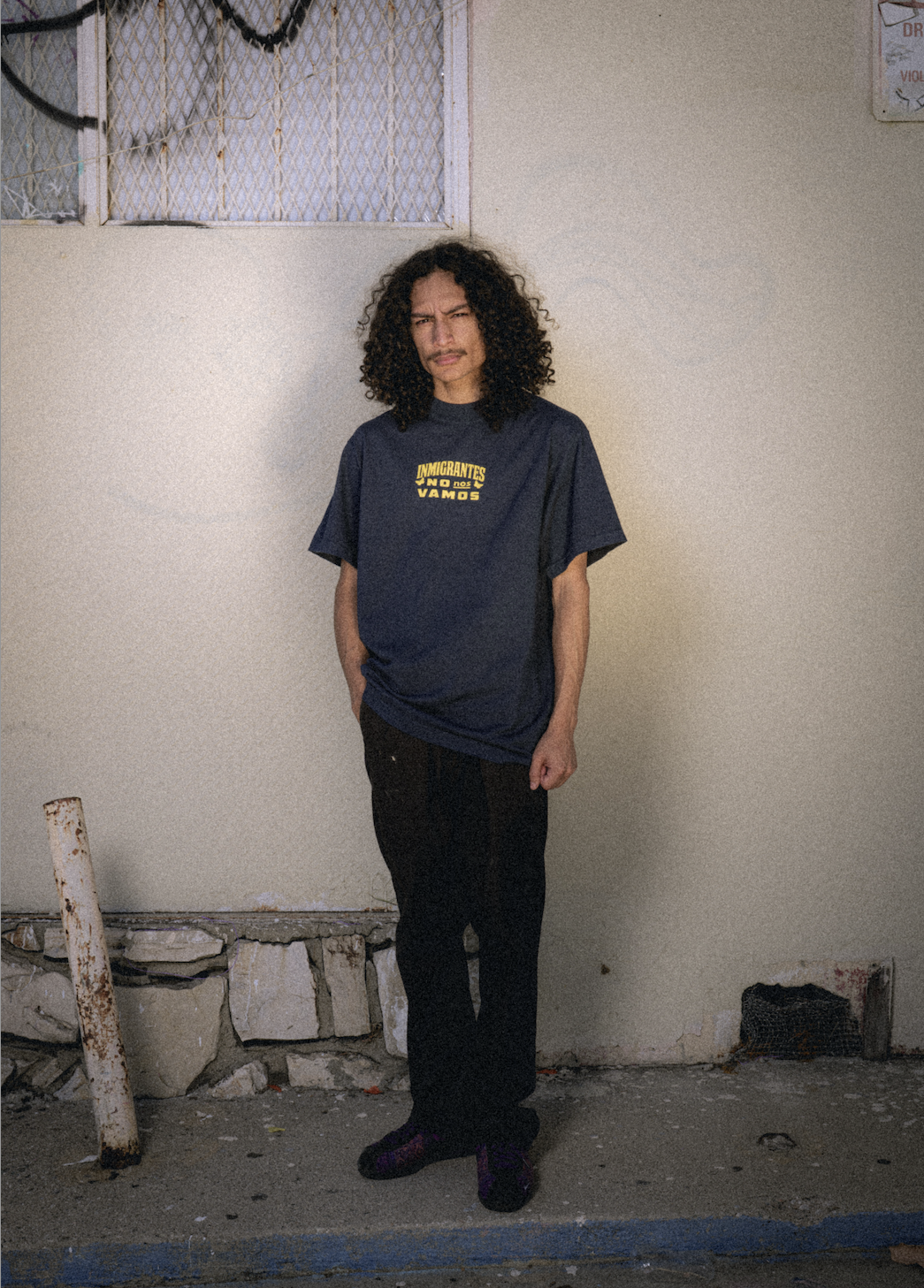 No Nos Vamos Navy Tee